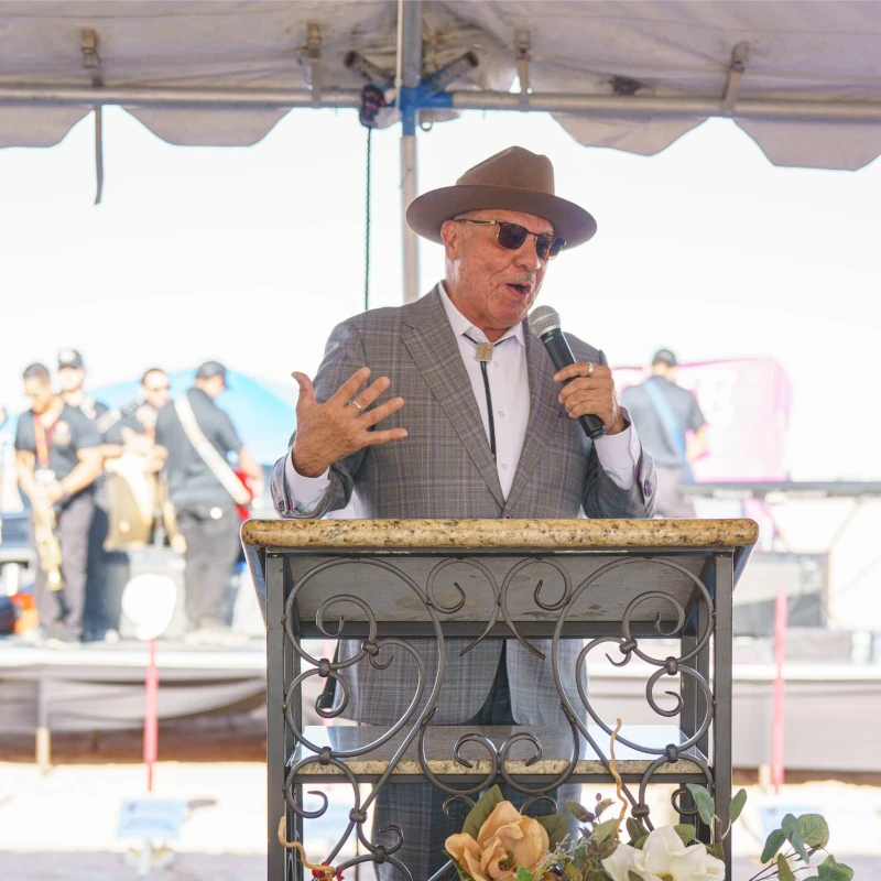 Dr. Mario Ybarra